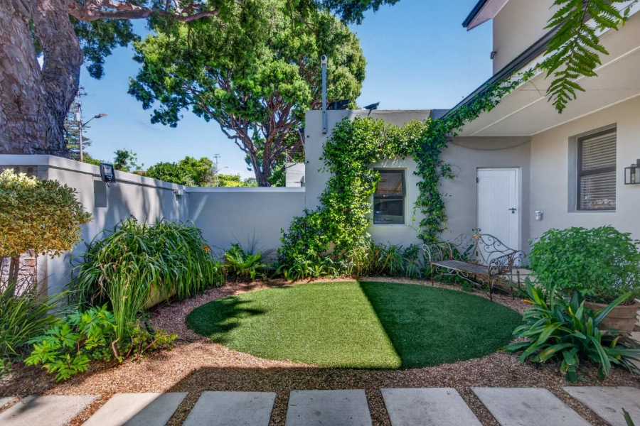 5 Bedroom Property for Sale in Claremont Upper Western Cape
